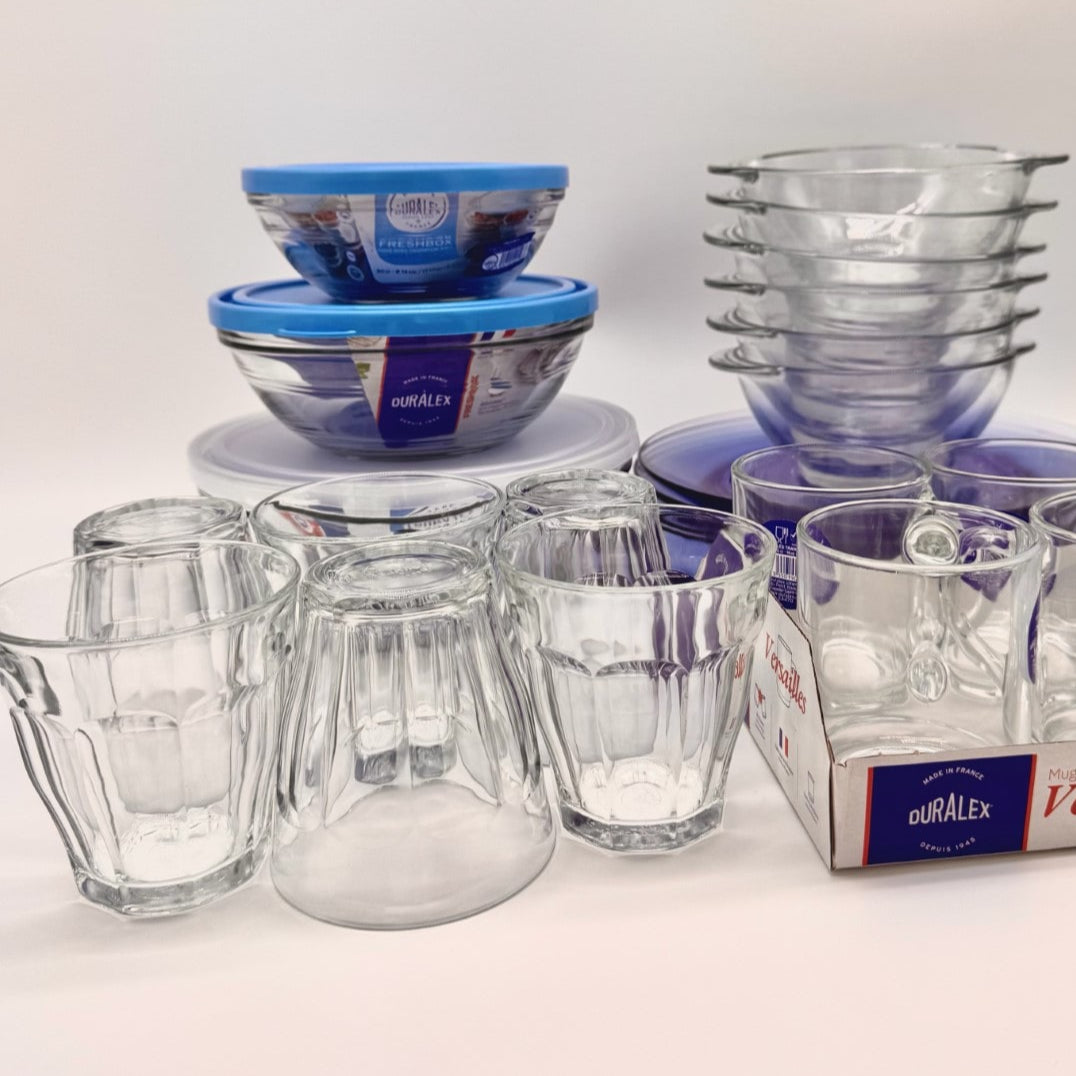 Kit étudiant premium Duralex contenant 6 verres Picardie transparents 50cl, 3 freshbox, 6 assiettes lys couleur marine, 6 bols à oreille transparents et 6 mugs versaille transparents